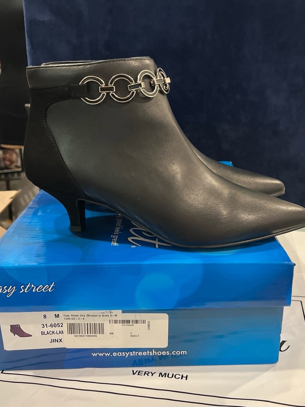 Easy Street Jinx Women's Boot Size 8 Black Kitten Heel
